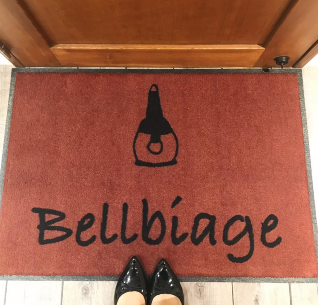 『Bellbiage（ベルビアージュ）』さんお出迎えの可愛い玄関マット